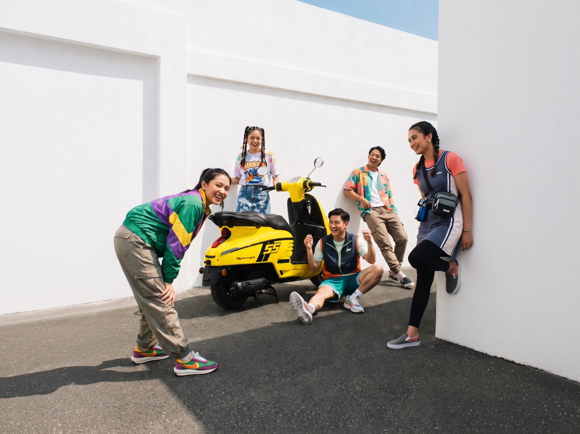 Django Sport Caribbean Yellow bersama teman-teman